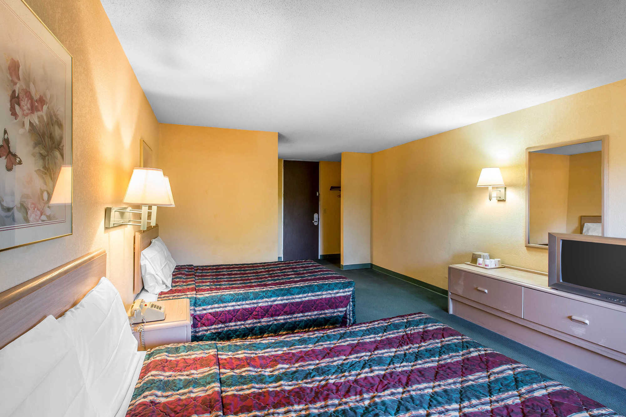Travelodge By Wyndham فورسيث الغرفة الصورة