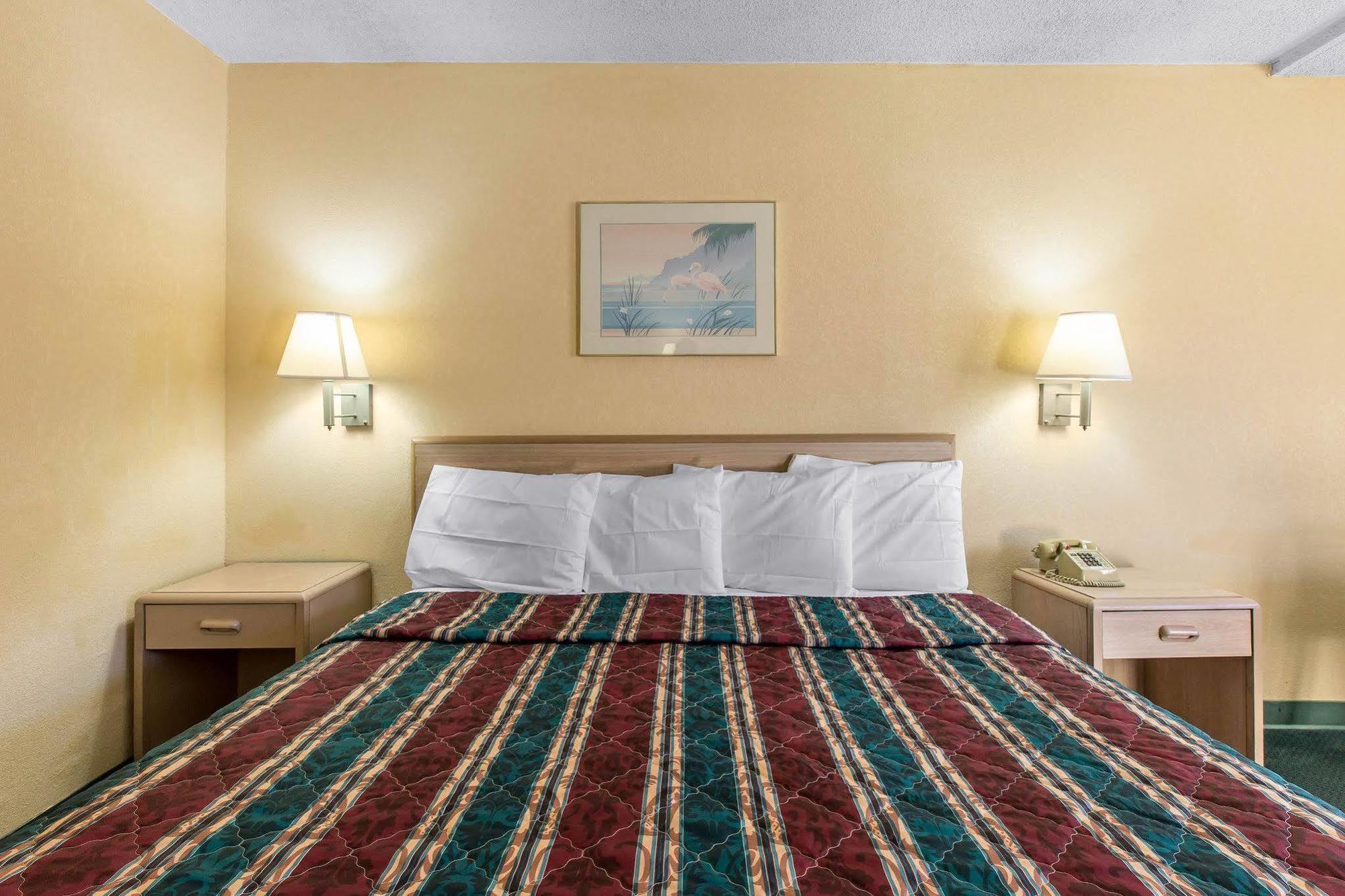 Travelodge By Wyndham فورسيث المظهر الخارجي الصورة